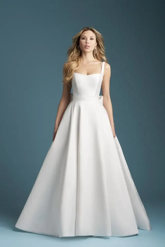 How to Find Affordable Wedding Dresses Without Sacrificing Style. Desktop Image