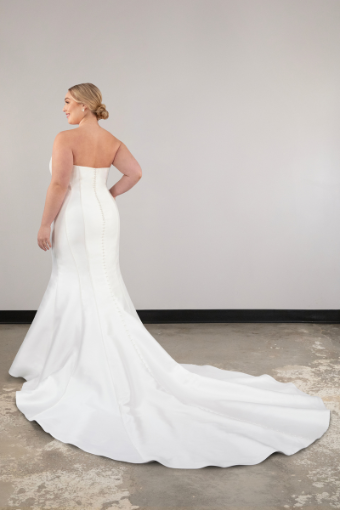Here & Now Style #D3991 #4 default (IV-PL) Ivory Gown w Porcelain Tulle Plunge thumbnail