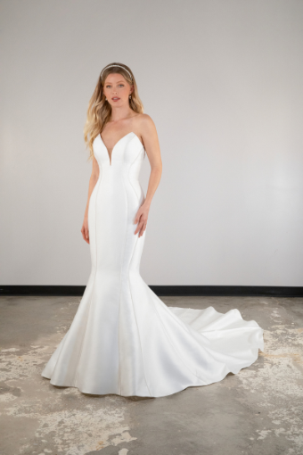Here & Now Style #D3991 #0 default (IV-PL) Ivory Gown w Porcelain Tulle Plunge thumbnail