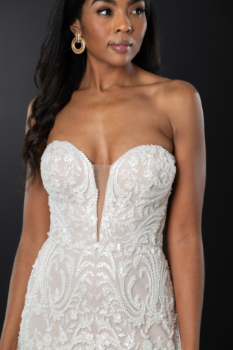 Here & Now Style #25090041 #2 default (IVRM-PL) Ivory Lace and Tulle over Rum Gown w Porcelain Tulle Plunge thumbnail