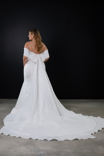 Here & Now Style #25090231 #4 default Silk Ivory thumbnail