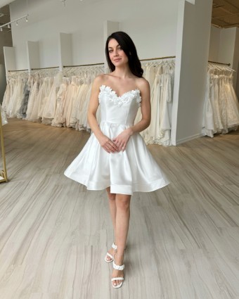 Here & Now Style #4782 #1 default White thumbnail