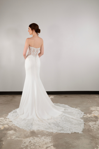 Here & Now Style #D3853 #1 (IV-PL) Ivory Gown w Porcelain Tulle Plunge thumbnail